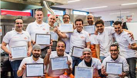 Eerste opgeleide Nieuwegeinse pizzabakkers