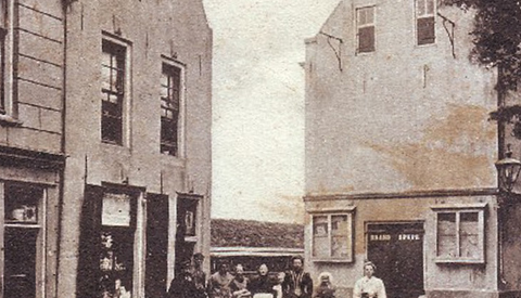 Toen & Nu: ‘Het Raadhuis met Plein’ in Vreeswijk