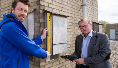 Mitros verleidt beschermde vleermuizen om te verkassen