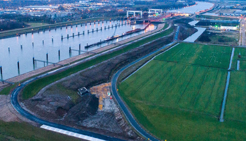 Omleiding tijdens asfalteringswerkzaamheden Lekdijk-Oost bij Prinses Beatrixsluis in april