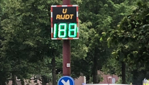 Snelheidsmeter aan de Symfonielaan van slag, U rijdt 188!