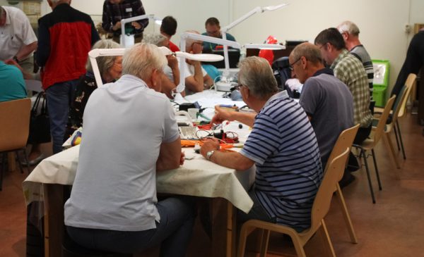 Repair Café Nieuwegein doet mee aan Week Zonder Afval in Buurtplein Doorslag