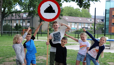 ‘Leerlingen De Vleugel zijn de hondenpoep zat’