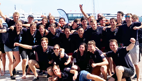 Max Bouwmeesters uit Nieuwegein met team Wereldkampioen zonneboot racen op open zee