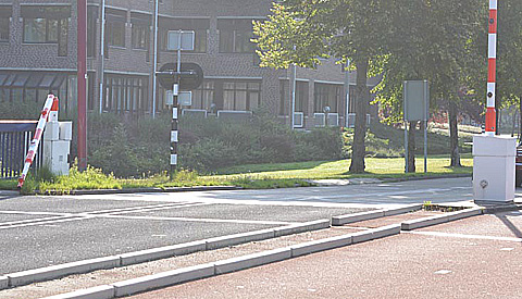 Brugwachter ziet (vracht)wagen over het hoofd bij openen Doorslagbrug