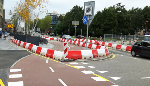 Verkeersregelaars bij HN locatie in de binnenstad van Nieuwegein