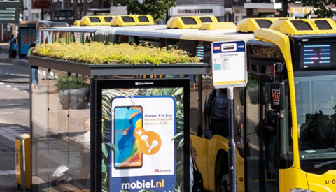 Wachten op de bus moet begin volgend jaar zonder sigaretje