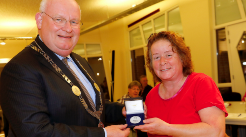 Anna van Rijnpenning voor mevrouw M. Flos-Westdorp