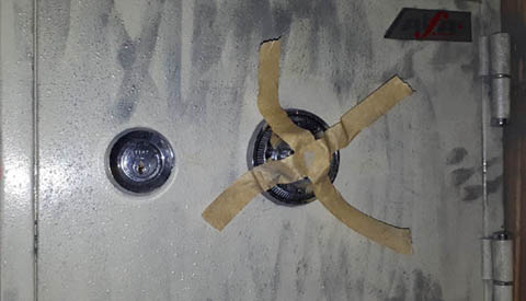 Politie zoekt eigenaar gevonden kluis en sieraden