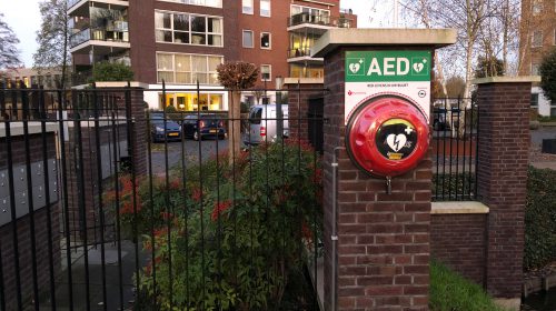 Wijkplatform ZHGB (Zuilenstein, Huis de Geer en Blokhoeve) zorgt voor een wijk dekkend AED netwerk