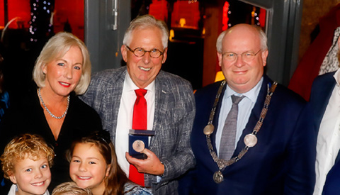 Anna van Rijnpenning voor H.A.M. (Hennie) van der Hijden