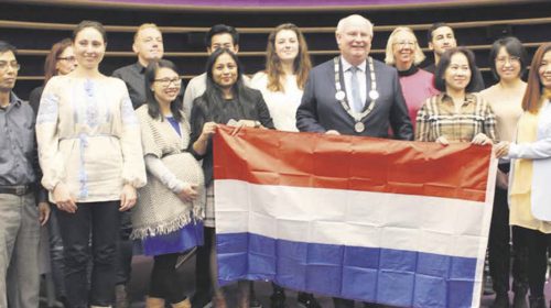 13 Nieuwegeiners ontvingen Nederlandse nationaliteit op Naturalisatiedag