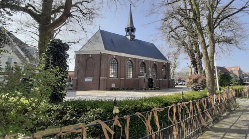 In de kerk kom je samen, maar nu even niet