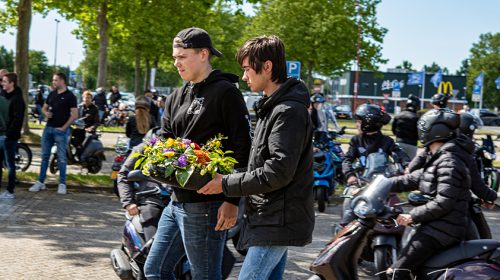 Herdenking aan 18-jarige Sam druk bezocht