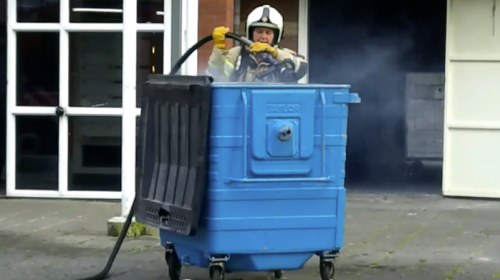 Brandje in container aan Thorbeckepark snel geblust