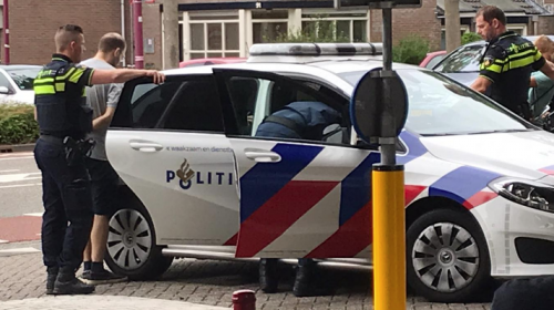 Update: Man rijdt na verkeersconflict markt op, niemand gewond