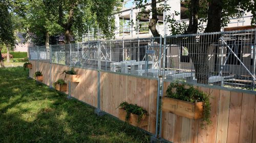 Duurzame bouwhekken geplaatst rondom bouwterreinen in Rijnhuizen