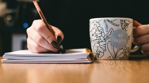 Schrijven met de hand mogen we niet verwaarlozen