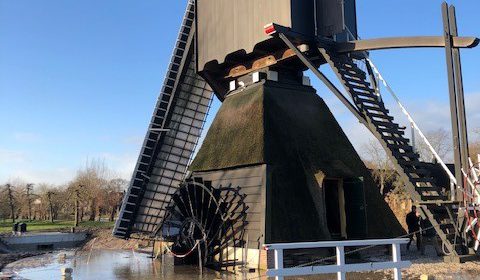 Poldermolen Oudegein maalt voor het eerst weer water