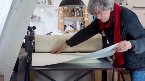 Nieuwegeinse kunstenaar Jan Naezer naar internationale triënnale voor hedendaagse grafiek in Rusland