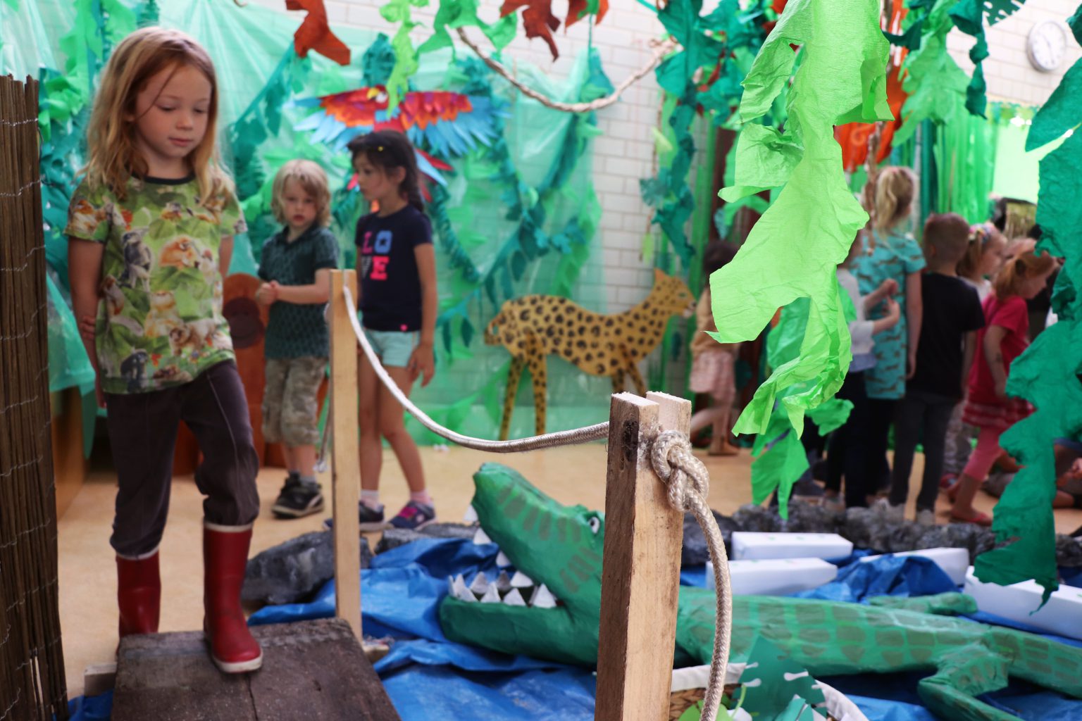 Kinderen De Vleugel genieten van Escape room in de klas - De Digitale