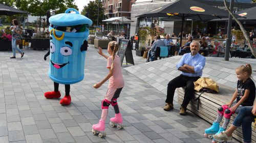 Prullie trekt vrijwilligers tijdens de World Cleanup Day