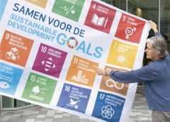 SDG-vlag wappert in Nieuwegein