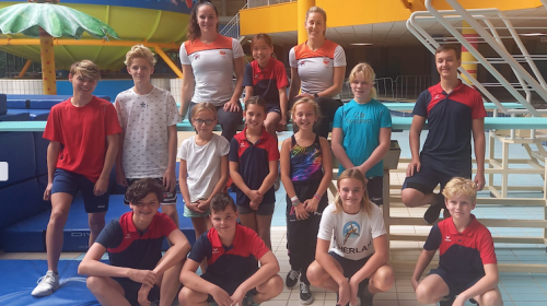 Schoonspringclinic door Olympische finalisten Inge en Celine voor Aquarijn