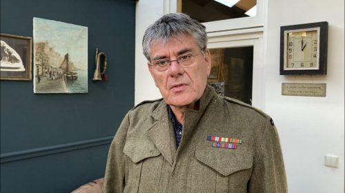 Zoektocht eigenaar legerjas uit WOII leidt Nieuwegeiner terug naar Canada