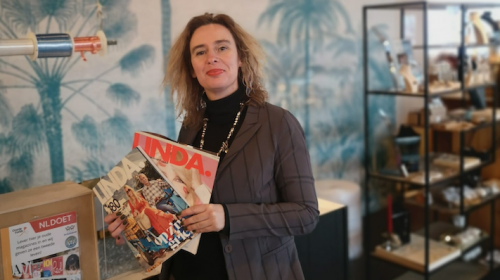 Stichting De Ruilfabriek geeft tijdens NL DOET glossy magazines een tweede leven!