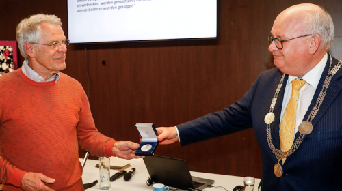 Anna van Rijn-penning voor de heer Hidde van der Kluit