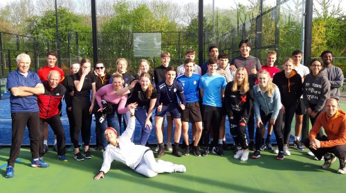 Leerlingen Oosterlicht College maken kennis met padel en tennis