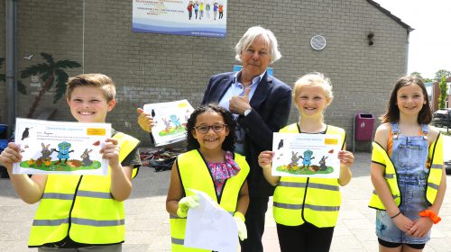 Leerlingen van De Schouw ruimen zwerfafval op voor dieren in hun buurt