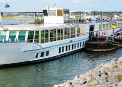 Lokale Vernieuwing stelt vragen aan college over opvang vluchtelingen op een boot in Vreeswijk