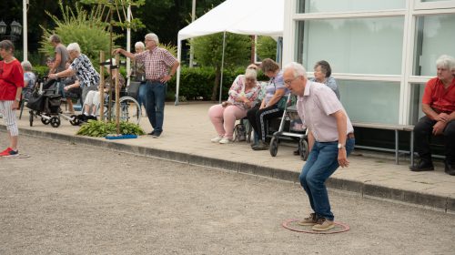 Petanque spelen bij het AHN Zomerfestival