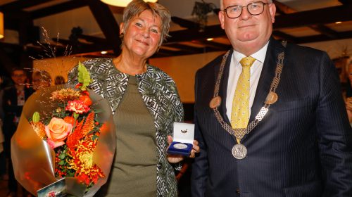 Anna van Rijn-penning uitgereikt aan mevrouw Laurier