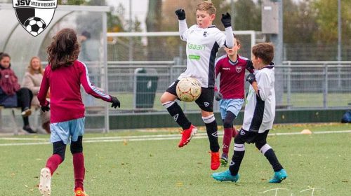 Vreeswijk JO10-1 – JSV JO10-1 ‘Glansrijk geslaagd in de derby’