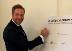 Handtekening van De Jonge voor 1500 flexwoningen in Utrecht: ‘We gaan in hoog tempo bouwen’