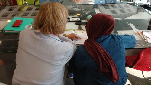 Nieuwe taalvrijwilligers opgeleid in de bibliotheek