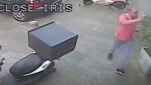 Politie zoekt man die andere man zwaar mishandelde op de Herenstraat