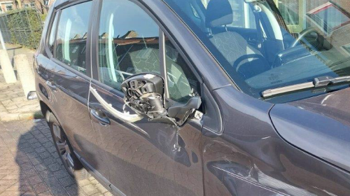 Bewoners Beatrixstraat keken vreemd op bij hun beschadigde auto’s