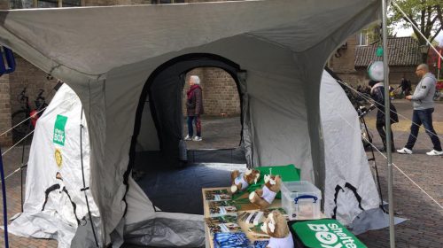Rotary Nieuwegein doneert Shelterboxen voor de ramp in Turkije en Syrië