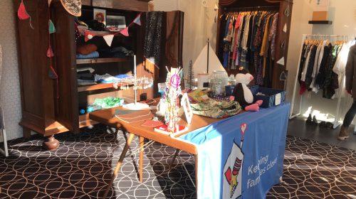 The Closet Sale op Cityplaza brengt € 400,- op voor het Ronald McDonald Huis