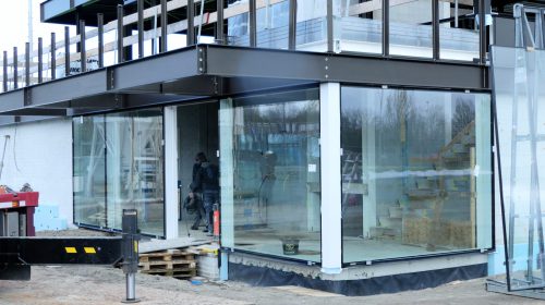 Nieuwe accommodatie van SV Parkhout bijna glasdicht