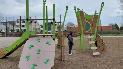 Nieuw speeltoestel Maurice Roelantshove in Galecop