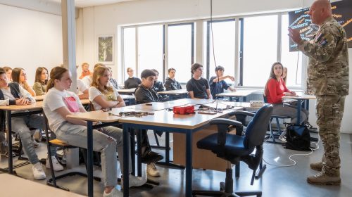 Anna van Rijn college heeft landelijke primeur: Sport en Defensie maken weerbaar