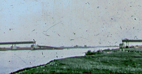 Toen & Nu: ‘De gebombardeerde Lekbrug bij Nieuwegein’