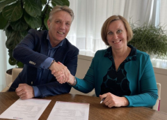 Wethouder Ellie Eggengoor tekent deelnamecontract PROVADA