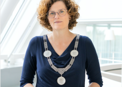 Column burgemeester Marijke van Beukering: ‘Noodopvang vluchtelingen’
