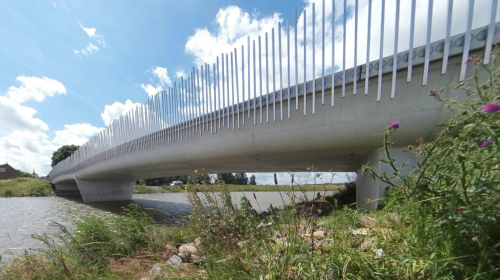 Vrevia pontje vaart weer, brug Pont Napoleon weer open